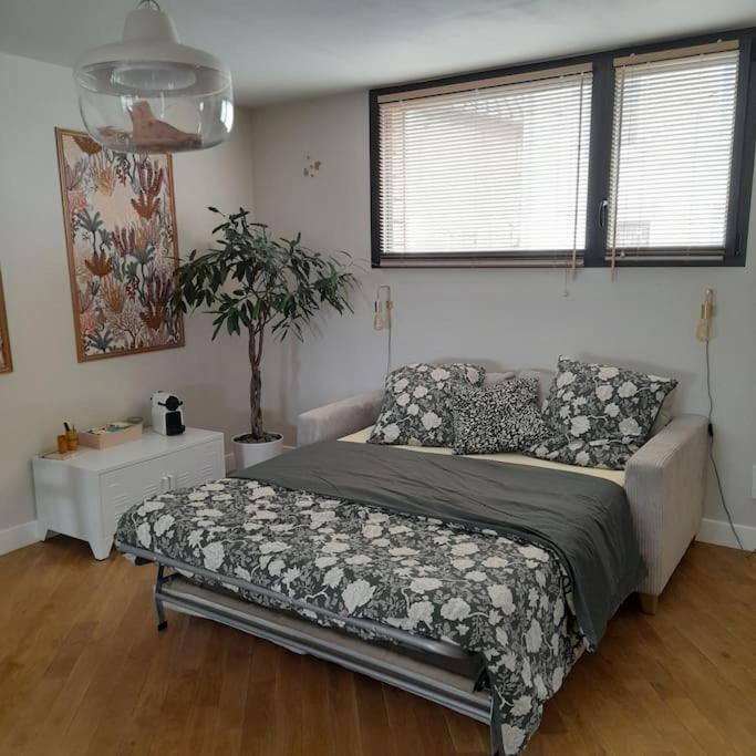 Апартаменти Joli Studio Avec Stationnement Gratuit Dans La Rue Ле-Ман Екстер'єр фото